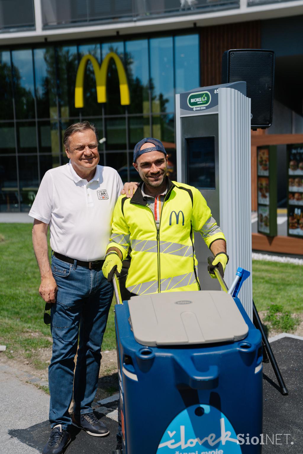 Zoran Janković v spremstvu McDonald'sove 'zelene patrulje'