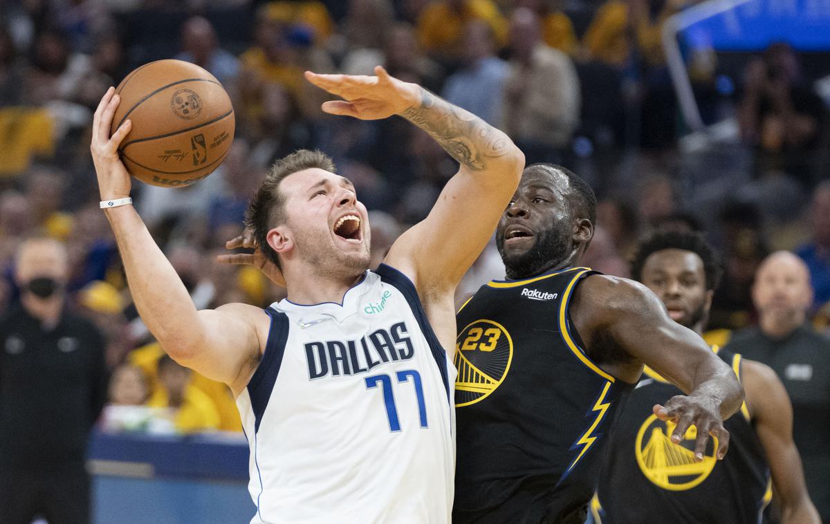 Luka Dončić | Luka Dončić je na prvi tekmi proti Golden State Warriors doživel visok poraz. Igra Dallasa ni stekla in temu primeren je bil rezultat na semaforju v korist domačih (112:87). | Foto Reuters