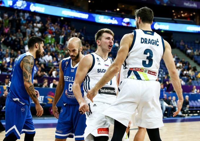 Luka Dončić in Goran Dragić | Foto: Vid Ponikvar