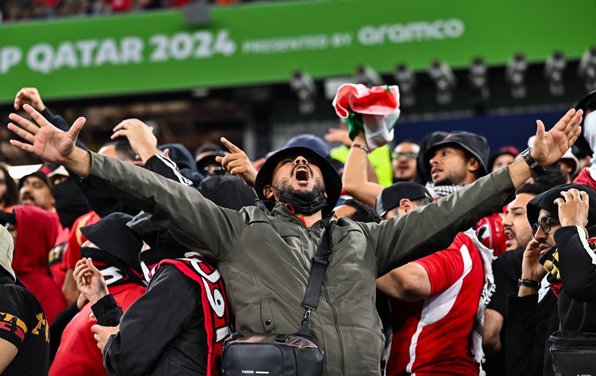 Al Ahly navijač | Navijači Al Ahlyja so navdušeni nad predstavami slovenskega napadalca Nejca Gradišarja. | Foto Guliverimage