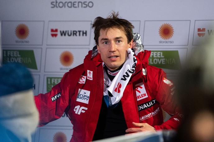 Kamil Stoch | Za Kamilom Stochom je zahtevno poletje. Težave so se vlekle že iz prejšnje sezone, ko je postal ujetnik prevelikih ambicij, energijo pa mu je vzela tudi bolezen. | Foto Guliverimage