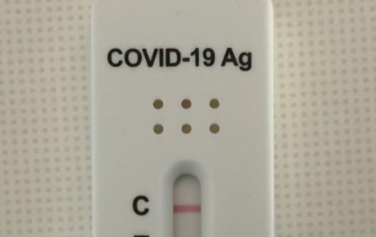 Janša koronavirus | Okužb je vedno manj, prav tako upadata sedemdnevno povprečje potrjenih primerov in tudi število potrjenih primerov v zadnjih 14 dneh na sto tisoč prebivalcev. | Foto Twitter/Zajem zaslona