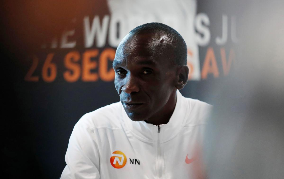 Eliud Kipchoge | V soboto med 5.00 in 9.00 bo Eliud Kipchoge krenil v tek, s katerim bo poskušal premakniti mejo človeštva. | Foto Reuters