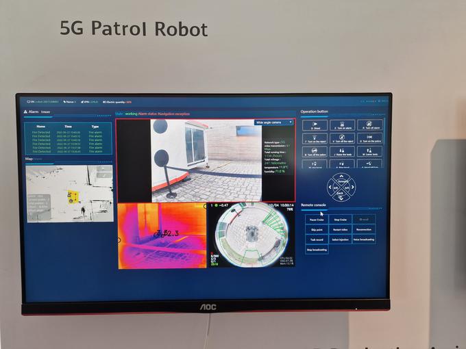 Nadzorno središče pametnega robota varnostnika, povezanega v omrežje 5G  | Foto: Srdjan Cvjetović