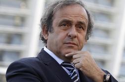 Platini nasprotuje Blatterju in vztraja pri belem kartonu