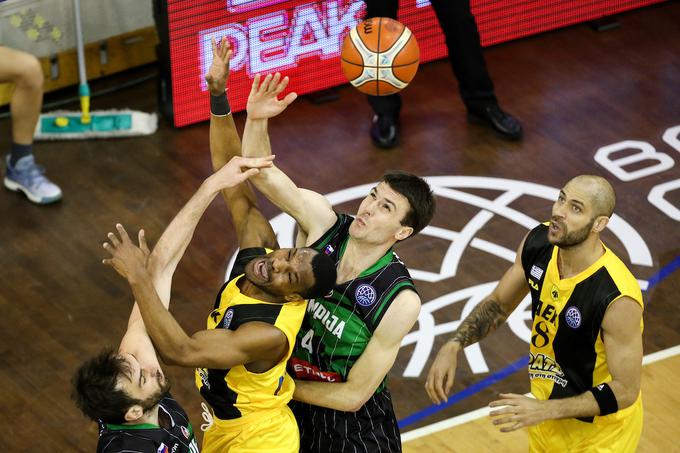 AEK je tokrat slavil zmago z rezultatom 90:71. | Foto: Vid Ponikvar