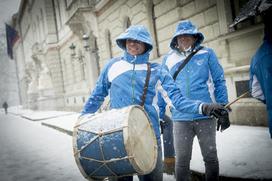 protest policistov pred vlado