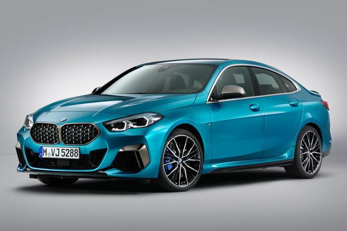 BMW 2 gran coupe | Avtomobil je dolg 4,52 metra, širok 1,8 metra in 1,42 metra visok. Medosna razdalja znaša 2,67 metra, osnovna prostornina prtljažnika pa 430 litrov. | Foto BMW