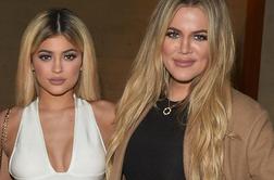 Khloe spodbuja Kylie, naj bo seksi mlada mamica