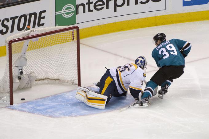 San Jose Sharks so se z novo suvereno predstavo približali konferenčnemu finalu. | Foto: Reuters