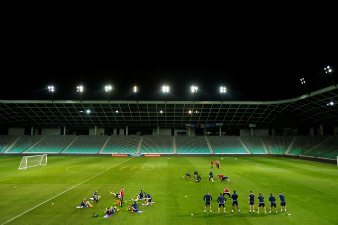 V Stožicah se bo danes zbralo več kot 5 tisoč škotskih navijačev. | Foto: Reuters