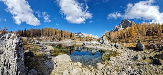 Panorama z Dvojnega jezera (desno je Tičarica). Kliknite za ogled večje fotografije. | Foto: Matej Podgoršek