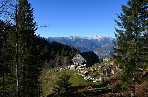 Posebna tura iz Baške grape v Bohinj – prek Črne prsti #video