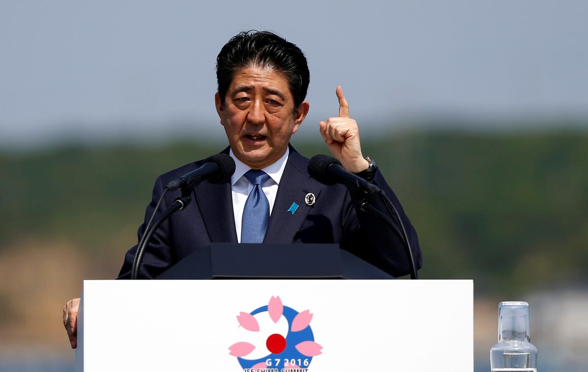 Šinzo Abe | Šinzo Abe: Nobene spremembe ni. Smo v tesnem stiku z Mednarodnim olimpijskim komitejem. Igre želimo gostiti, kot je bilo predvideno, brez težav, saj želimo zajeziti širjenje infekcije. | Foto Reuters