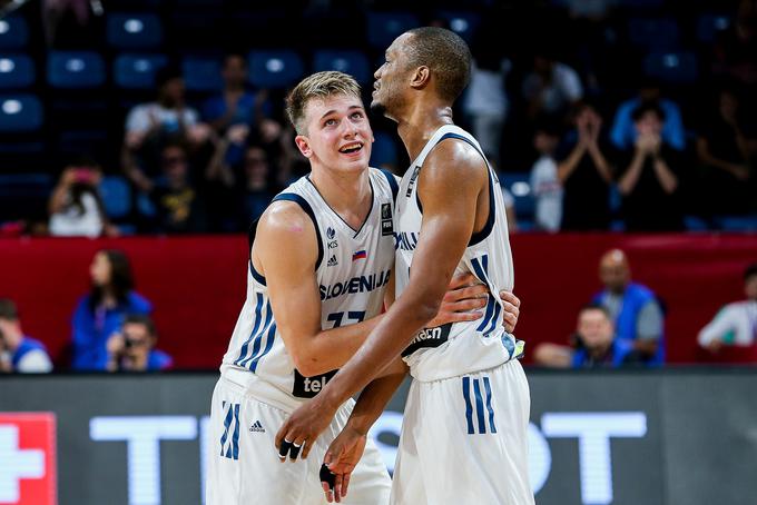 Luka Dončić in Anthony Randolph | Foto: Vid Ponikvar