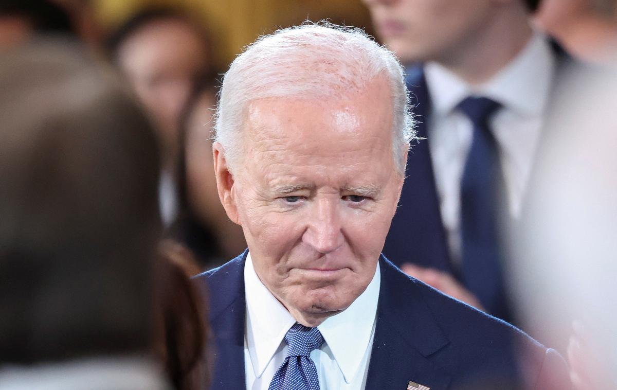 Joe Biden | Biden je pred dnevi pomilostil 2.500 obsojencev, ki so večinoma zagrešili nenasilna kazniva dejanja, povezana z mamili, s čimer se je uvrstil v zgodovino kot predsednik z največjim številom pomilostitev. Lani je tudi odmevno pomilostil svojega sina Hunterja Bidna, čeprav je pred volitvami zagotavljal, da tega ne bo storil. | Foto Reuters