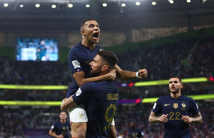 Olivier Giroud in Kylian Mbappe sta zrežirala visoko zmago Francije. | Foto: Reuters