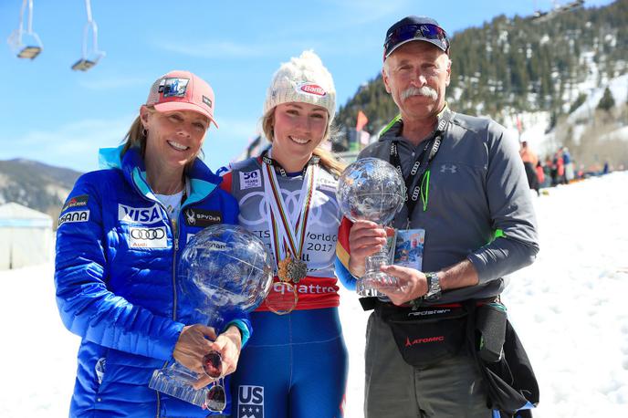 Mikaela Shiffrin Jeff | Ameriška smučarka Mikaela Shiffrin je odpotovala na Švedsko, kjer se bo ta konec tedna po več kot mesecu dni odsotnosti zaradi smrti očeta, pridružila smučarski karavani. Prepričana je, da bi si tega želel tudi njen pokojni oče. | Foto Getty Images