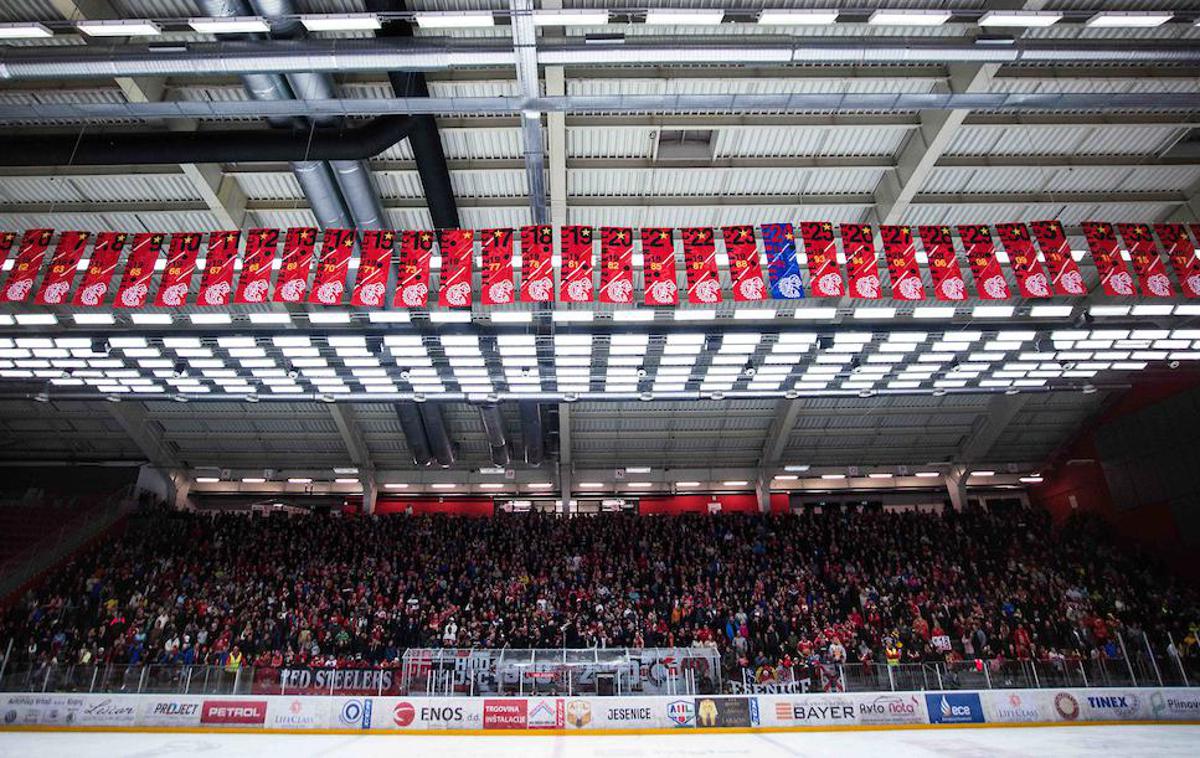 HDD Jesenice navijači | Jeseničani bodo sezono Alpske lige odprli doma proti novincu iz Celja. | Foto Peter Podobnik/Sportida