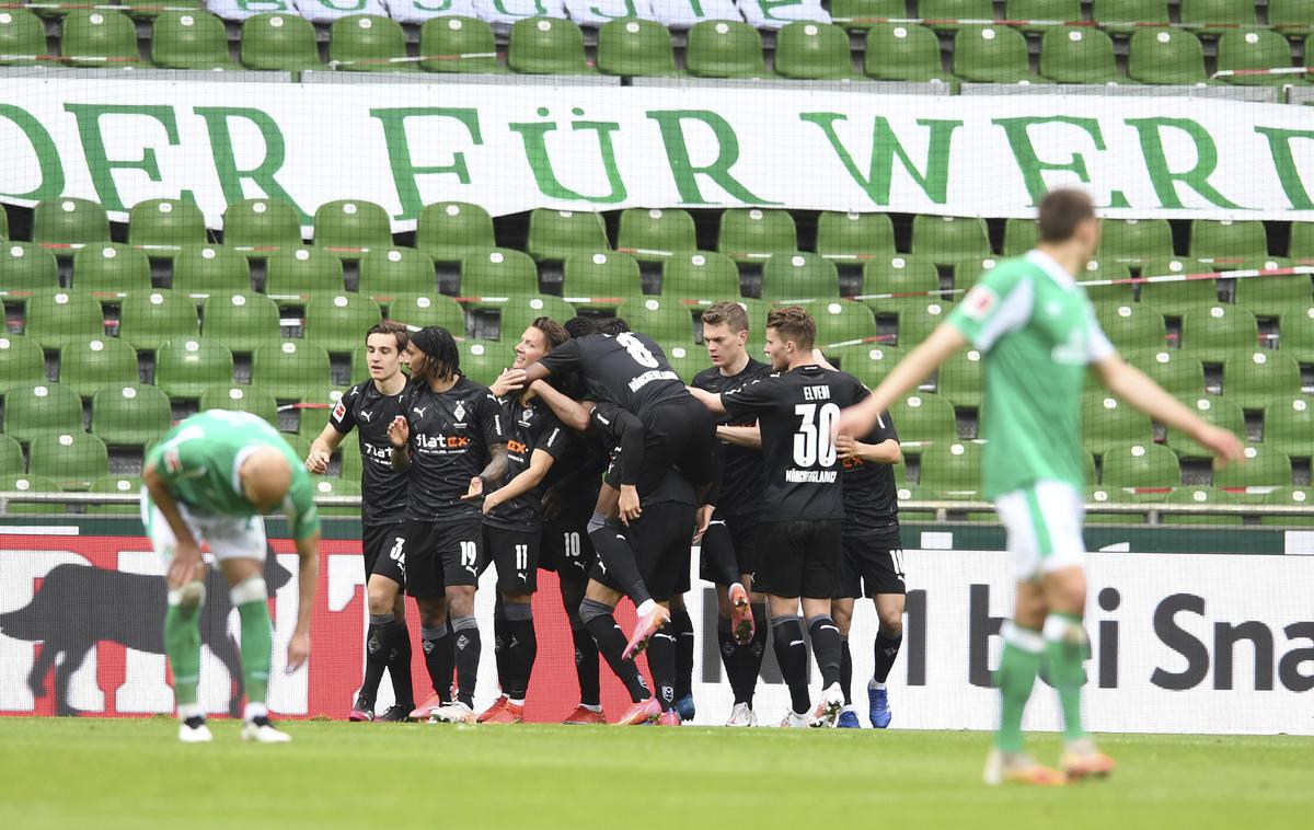 Werder Bremen | Nogometaši Werderja so v zadnjem krogu doživeli poraz proti Borussii iz Mönchengladbacha in se selijo v drugo ligo. | Foto Guliverimage