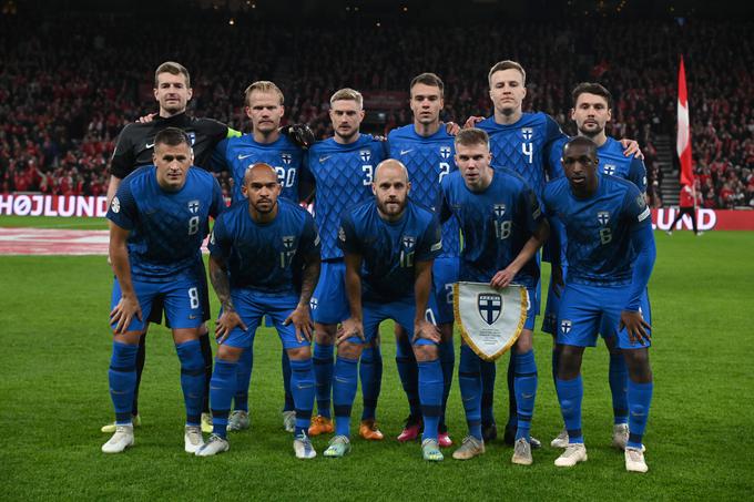 Finska nogometna reprezentanca je v kvalifikacijah za Euro 2024 v uvodnem srečanju gostovala na Danskem in izgubila z 1:3, nato pa v Belfastu premagala Severno Irsko (1:0). Če bi v petek premagala Slovenijo, bi se z njo izenačila na lestvici, v ponedeljek pa jo čaka še najlažje opravilo v kvalifikacijah, domača tekma s San Marinom. | Foto: AP / Guliverimage