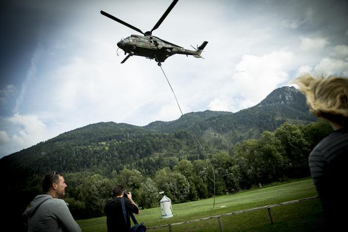 Po 123 letih, odkar so ga na pobudo župnika Jakoba Aljaža postavili na vrhu Triglava, je prvič zapustil svoje domovanje. | Foto: Ana Kovač