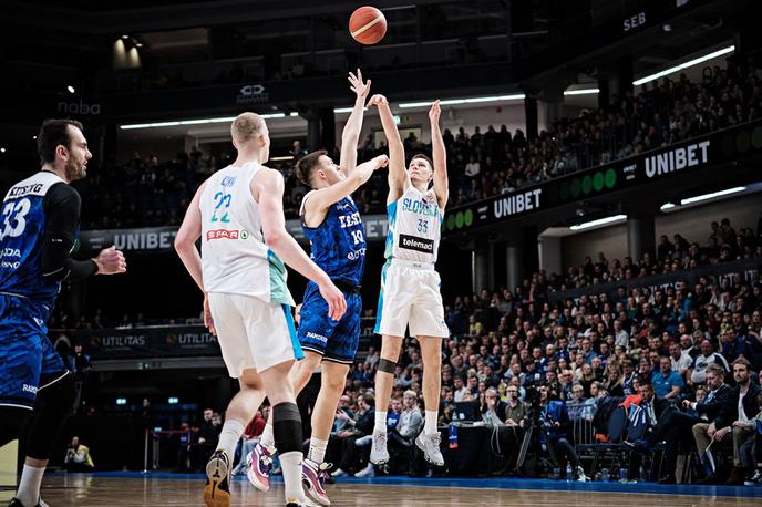 slovenska košarkarska reprezentanca Gregor Glas | Gregor Glas je bil z 18 točkami prvi strelec tekme. | Foto FIBA