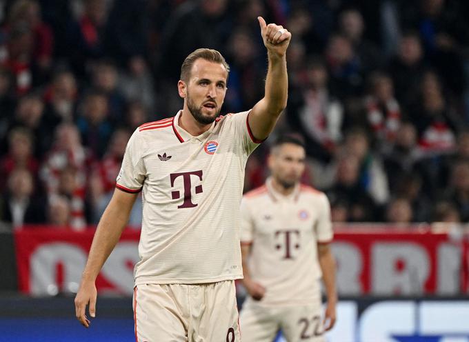 Bayern je proti zagrebškemu Dinamu kronal premoč s prvim zadetkom v 19. minuti. Z bele točke je bil uspešen Anglež Harry Kane. V 35. minuti je prednost Bavarcev podvojil Portugalec Raphaël Guerreiro in le nekaj minut pozneje je za 3:0 zadel Francoz Michael Olise. Takšen je bil tudi rezultat po prvem polčasu. | Foto: Reuters