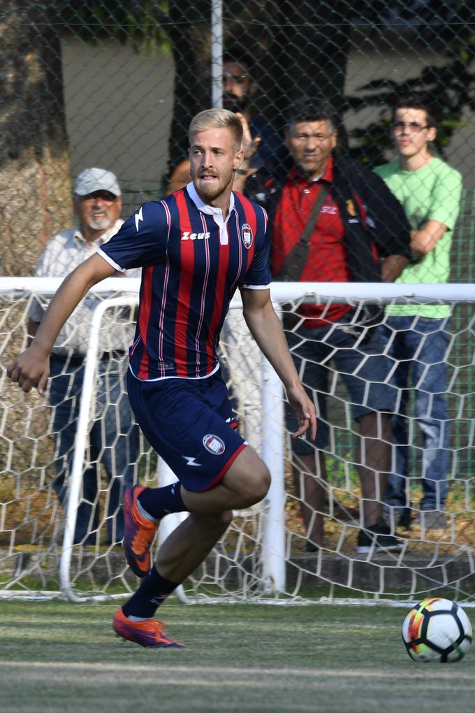 V serie A je v dresu Crotoneja zaigral dvakrat − najprej proti Palermu, nato pa še proti rimskemu velikanu Laziu.  | Foto: Guliverimage/Vladimir Fedorenko