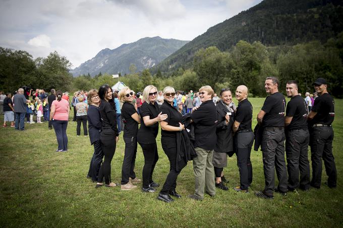 V projekt obnove je vpletenih ogromno ljudi, zato bi bilo naštevanje lahko do koga krivično. Na fotografiji je del sodelavcev Zavoda za varstvo kulturne dediščine in direktorica Narodnega muzeja Slovenije, ki je prav tako vključen v proces obnove, Barbara Ravnik. | Foto: Ana Kovač