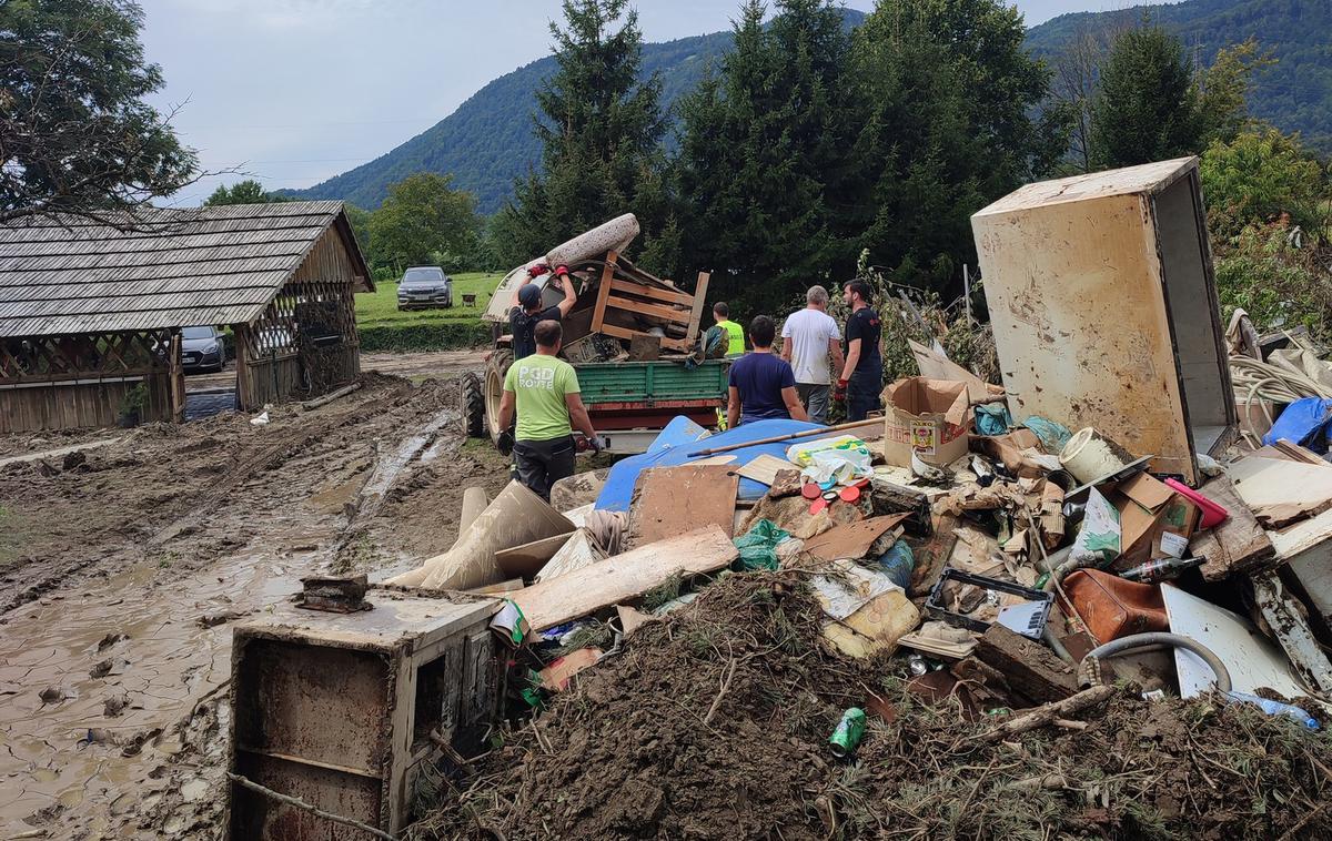 Poplave | Gasilci in prostovoljci na terenu v Savinjski dolini. | Foto PGD Rovte