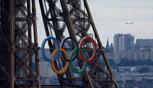 Na Eifflovem stolpu odstranili olimpijske kroge, a ...