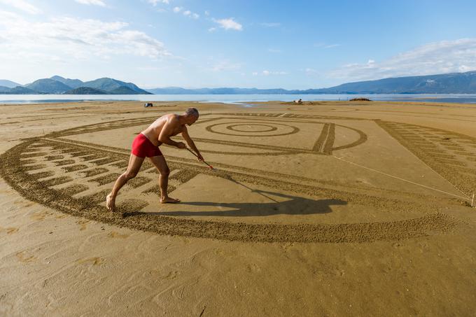 Neretva slikanje v pesku | Foto: Reuters