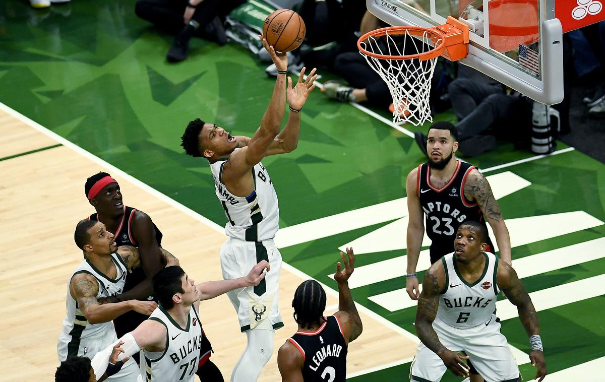 Giannis Antetokounmpo, Milwaukee Bucks | Košarkarji Milwaukee Bucks so pred domačimi navijači dosegli še drugo zaporedno zmago. | Foto Getty Images