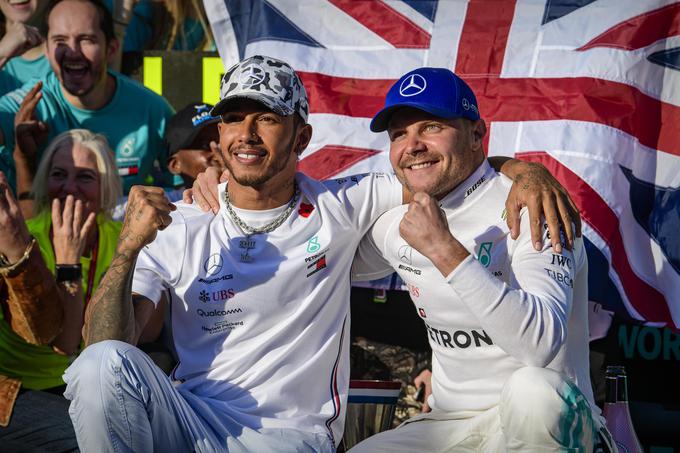 Hamilton in njegov sotekmovalec Finec Valtteri Bottas sta si dala duška po tekmi v Austinu. | Foto: Reuters