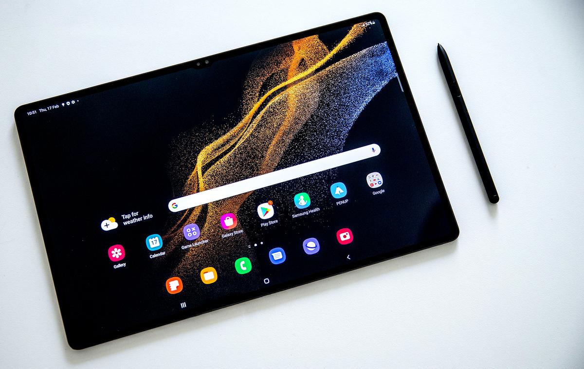 Galaxy Tab S8 Ultra 5G | Samsung Galaxy Tab S8 Ultra 5G je najzmogljivejša Samsungova tablica v družini njihovih letošnjih novih premijskih tablic – in tudi nasploh. | Foto Ana Kovač