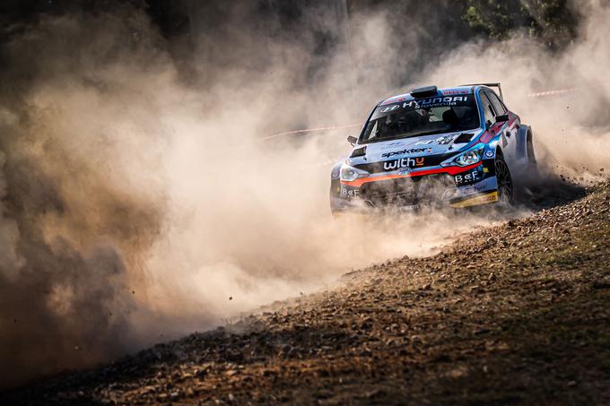 Pravo okolje za tak dirkalnik so hitrostne preizkušnje relijev. To je prizor z zadnjega relija v Poreču, na katerem je zmagal prav Turk s sovoznikom Vilijem Ošlajem. | Foto: WRC Croatia