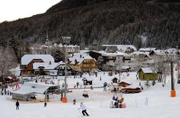 Kljub temu, da ga primanjkuje, danes v Kranjski Gori svetovni dan snega #video