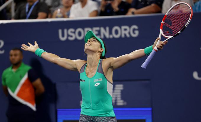 Alize Cornet se je razveselila zmage nad branilko naslova v New Yorku. | Foto: Reuters