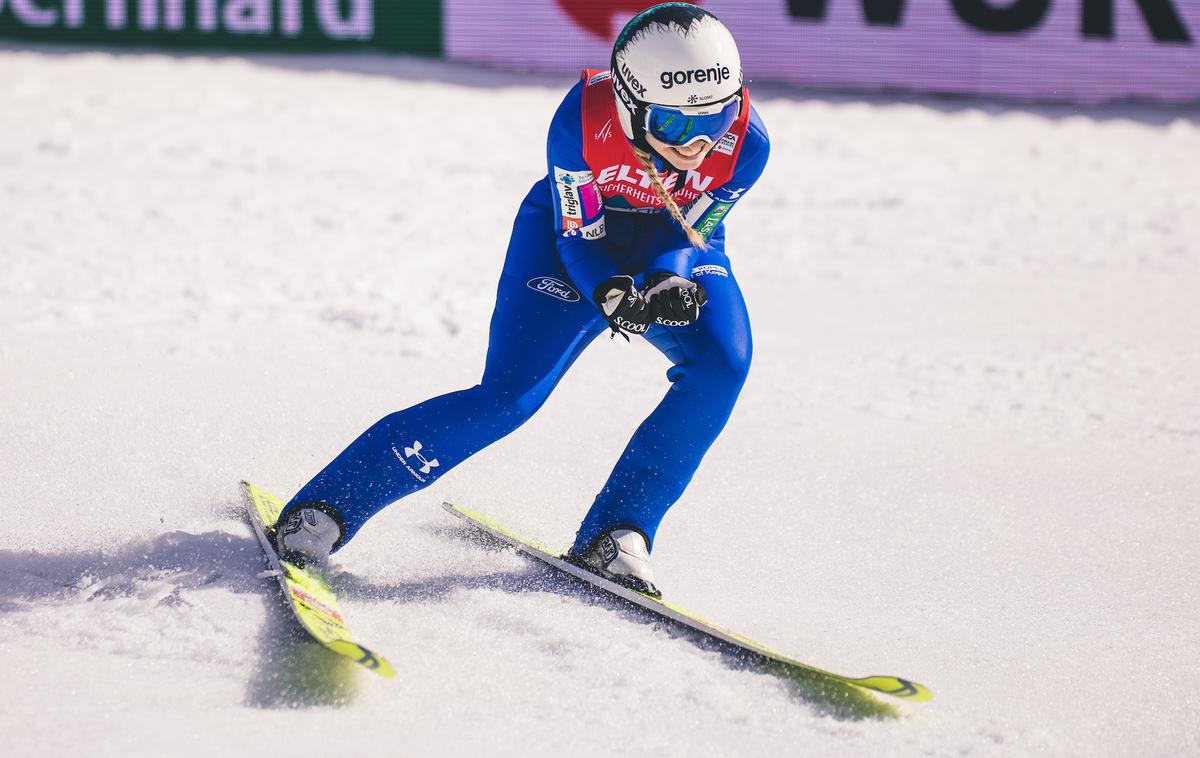 SP Planica Nika Križnar | Nika Križnar je navkljub bolezni na ekipni tekmi prikazala odlična skoka. | Foto Grega Valančič/Sportida