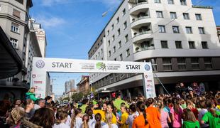 Med šolarji na ljubljanskih ulicah najhitrejši mladi triatlonski up #foto #video