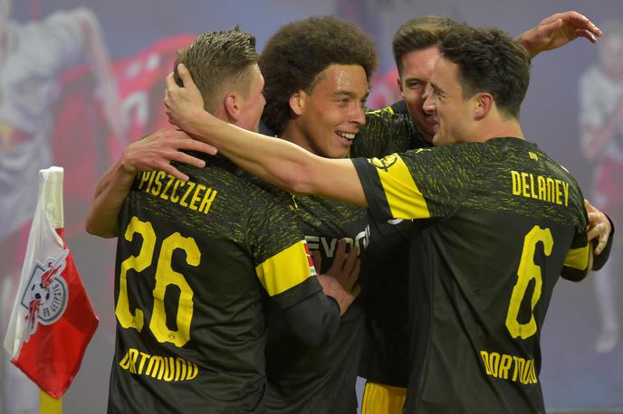 Borussia Dortmund | Borussia Dortmund ostaja na varni razdalji. | Foto Reuters