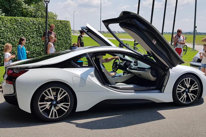 BMW i8 | Proizvodnjo i8 bodo pri BMW končali spomladi prihodnje leto. V Sloveniji ta avtomobil stane od 147 tisoč evrov naprej. | Foto Metka Prezelj