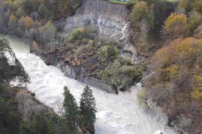 plaz, Bohinjska Bela | O dogajanju ves čas obveščajo tudi vodarje. | Foto Gasilci Bohinjska Bela