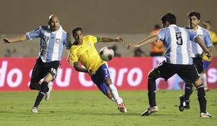 Superclasico med Argentino in Brazilijo odpovedan zaradi razsvetljave