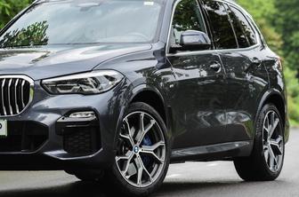 Črni BMW X5 in kolesar: ste videli nesrečo?