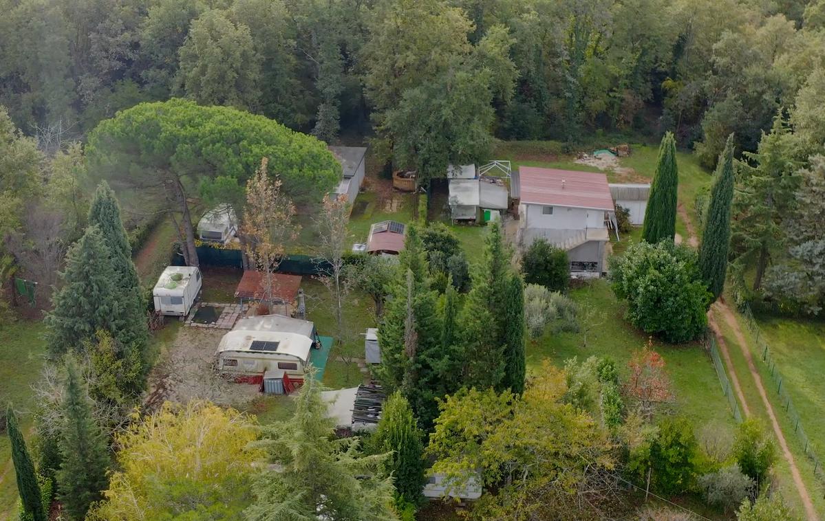 Črne gradnje Umag | Glavni tržni inšpektor pravi, da ne bodo popuščali. Bagri bodo brneli tudi na hrvaških otokih.  | Foto občina Umag