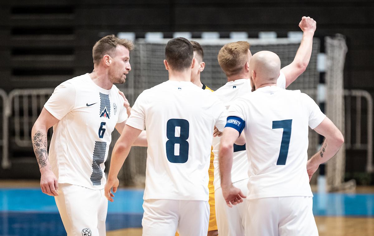 slovenska futsal reprezentanca : Kazashtan | V prvem kvalifikacijskem oknu se bo slovenska vrsta v torek ob 18.45 pomerila še s Češko v Mariboru. Kvalifikacije, ta del se bo končal 20. decembra letos, bodo potekale po sistemu tekem doma in v gosteh, vsako reprezentanco pa tako čaka šest tekem. Slovenija se bo v skupini D merila še s Španijo. | Foto Blaž Weindorfer/Sportida