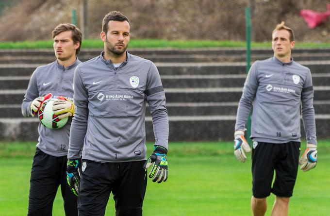 Pred desetletjem je bil Samir Handanović prvi vratar reprezentance, poleg njega pa sta bila v izbrani vrsti še Vid Belec in Jan Oblak.  | Foto: Vid Ponikvar