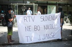 RTVS v "veliki zagati". Pred sejo protest. #foto